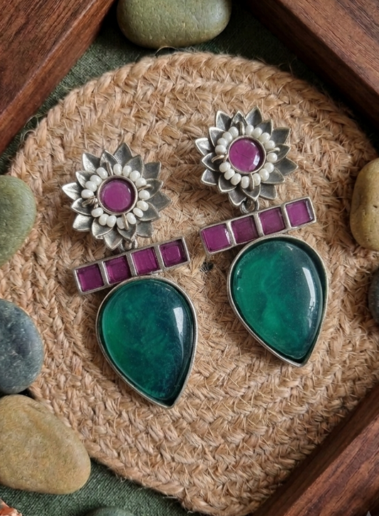 KASAK GREEN SEMIPRESIOUS STONE BRASS EARRINGS