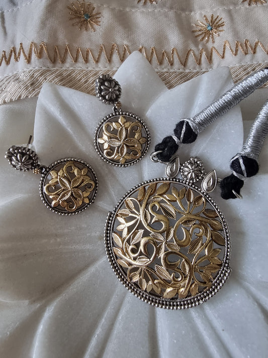 CHAND DUALTONE BRASS PENDENT SET WITH EARRINGS
