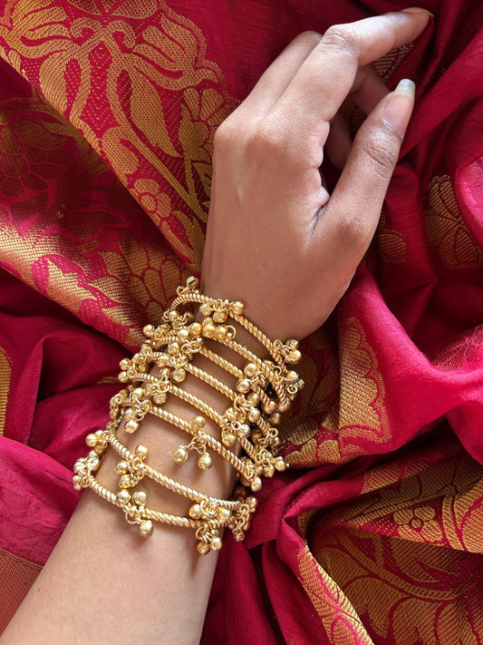 JHANAK GHOONGROO BANGLES SET OF 4