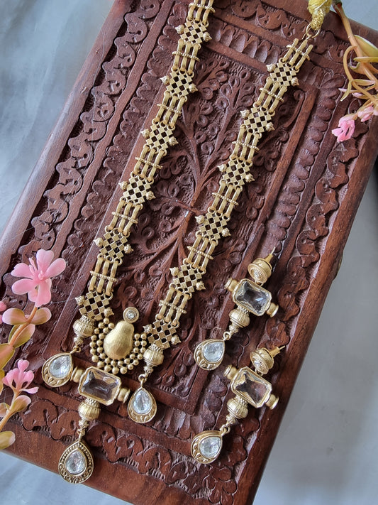DEVI GOLD PLATED BRASS NECKLACE WITH EARRINGS