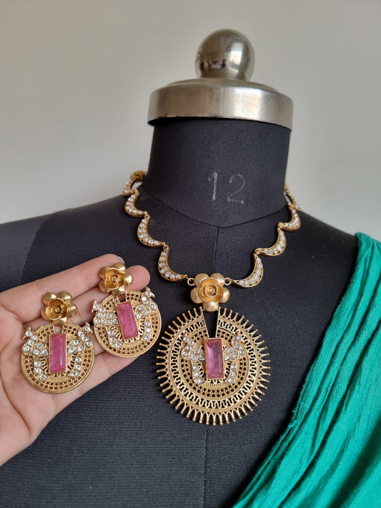 CHAKRA  GOLD PLATED NECKLACE SET WITH EARRINGS
