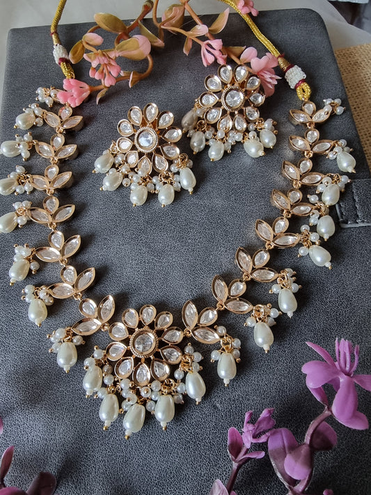 PHOOLMOTI FINE KUNDAN NECKLACE WITH EARRINGS