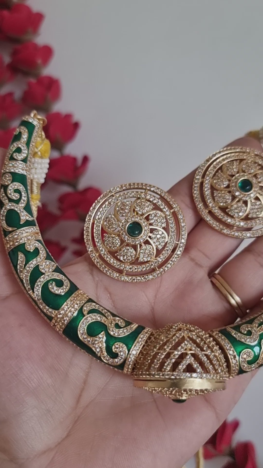 SAJNI GREEN MEENAKARI HASLI WITH EARRINGS