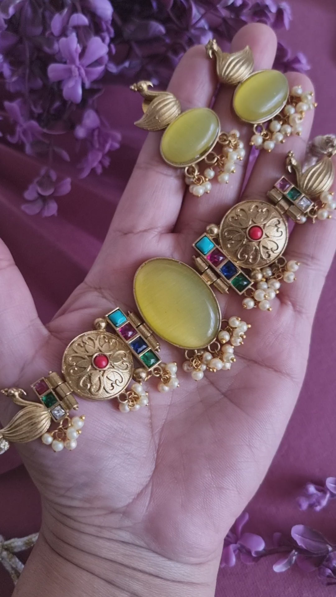 KYRIA  GOLD PLATED YELLOW CHOKER SET WITH EARRINGS