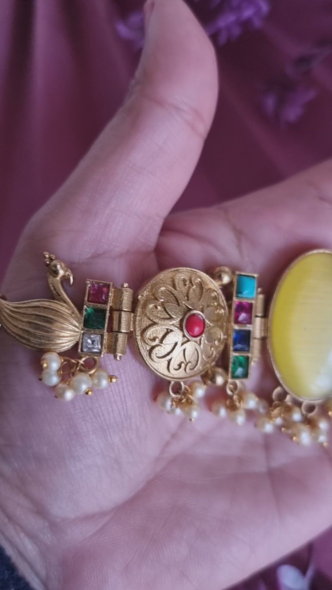 KYRIA  GOLD PLATED YELLOW CHOKER SET WITH EARRINGS